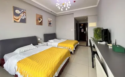 Yi Long International Apartment