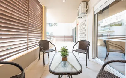 Comfortable,Sunny Apartment in Athens Center