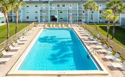Venus 206 is a 1 BR on Okaloosa Island steps from the pool and easy beach access by RedAwning