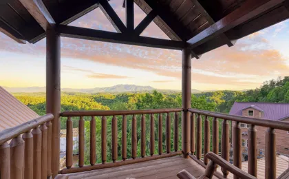 Luxury Cabin w/ Elevator, Theater & Hot Tub Near Dollywood Smoky Vista Lodge