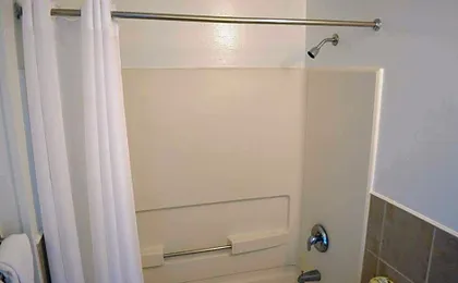 Islander Motel