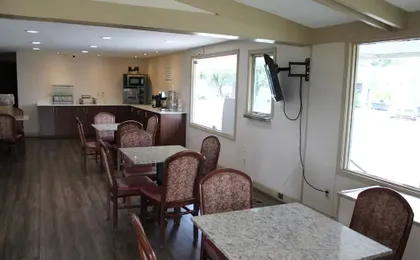 Executive Inn & Suites