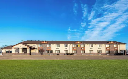 Super 8 by Wyndham Oelwein
