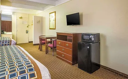 Super 8 by Wyndham Macon GA