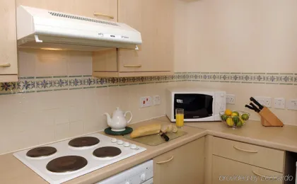PREMIER SUITES Edinburgh Fountain Court