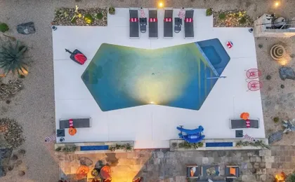 Design-forward Palm Springs Home w/ Saltwater Pool, Lush Yard & Multiple Outdoor Dining Areas Casa Papagayo by Avantstay