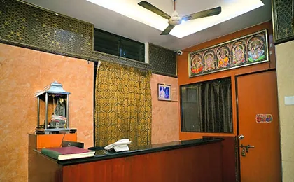Hotel Raaj Bhaavan