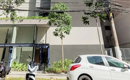 House of Charlie Pinheiros - Soft Opening
