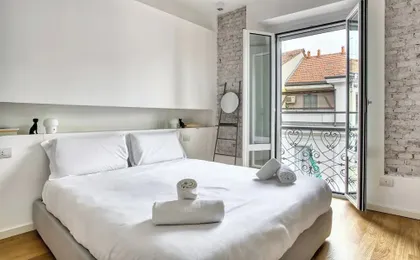 Modern Flat Near Historic Castle