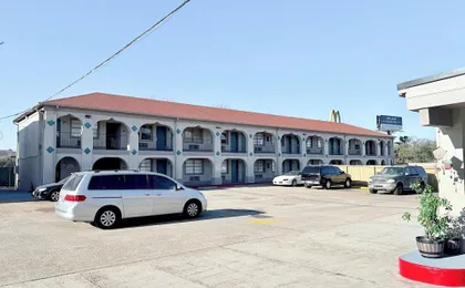 Guest Inn & Suites