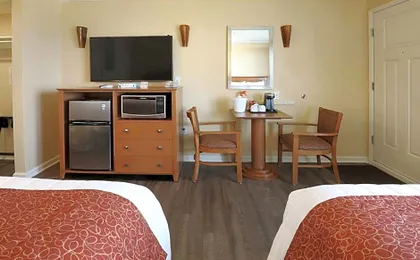 Fleur de Lis Beach Motel
