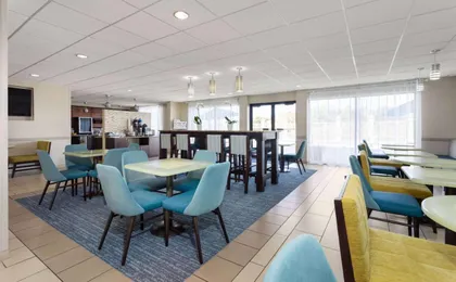 La Quinta Inn & Suites by Wyndham Bonita Springs Naples N.