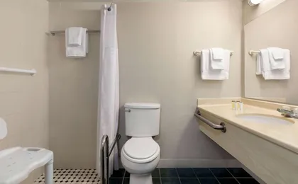 Days Inn by Wyndham Myrtle Beach-Beach Front