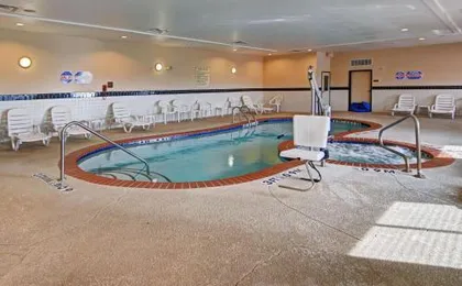 Quality Suites Near Cedar Creek Lake