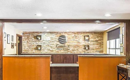 Comfort Inn & Suites Ballpark Area
