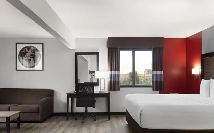 Ramada by Wyndham Cedar Rapids South