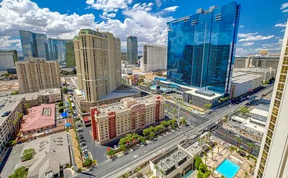 Blu Cashmere Premium Suite : MGM Signature Hotel