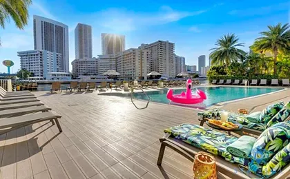 Spectacular View with Balcony, Pool, Near Beach