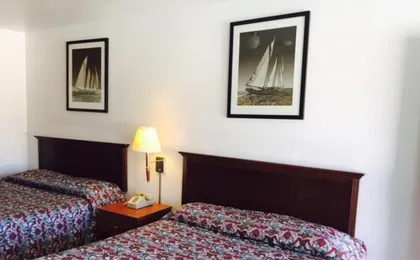 Maple Inn & Suites