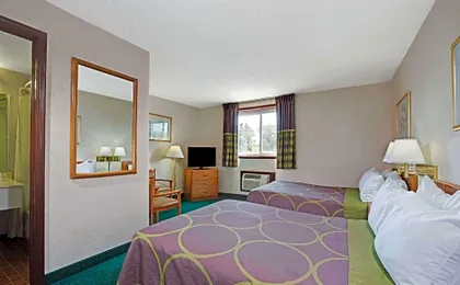 Super 8 by Wyndham Kenmore/Buffalo/Niagara Falls Area