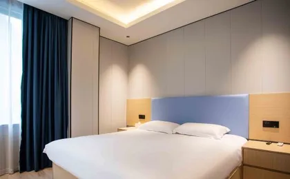 Yundongge Hotel (Jiayi Road Subway Station)