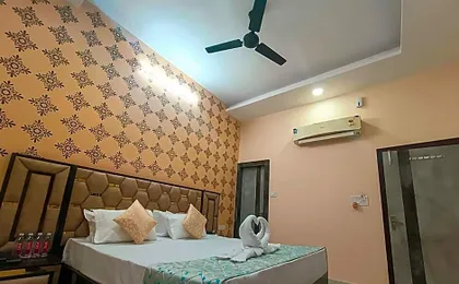 Hotel Chotiwala – 10 Mins from Kashi Vishwanath Temple