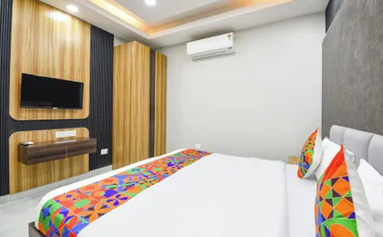 Fabhotel Grand Palazzo I