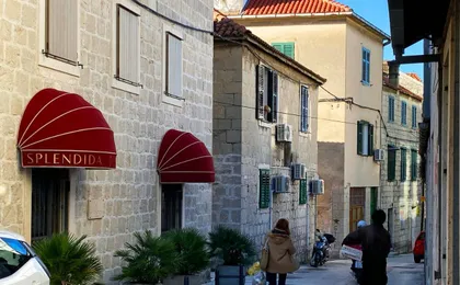 En-Suite Rose on Rokova Street - 5 Min Walk To the Old Town of Split (Adults Only)