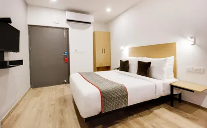 Oyo 74355 Oyo Townhouse 252 Rcc Prime