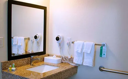 Cobblestone Inn & Suites - Lamoni
