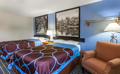 Super 8 by Wyndham Iowa City/Coralville