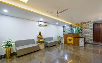 FabHotel Comfort N Stay - Huda City Centre Metro