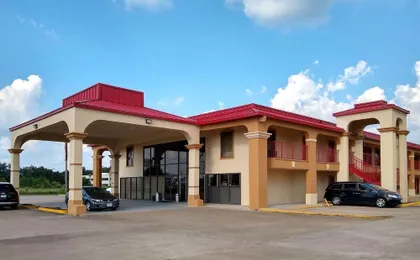 Econo Lodge Inn & Suites West - Energy Corridor