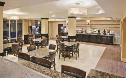 La Quinta Inn & Suites by Wyndham Hot Springs