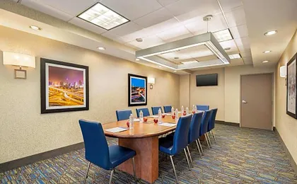 Holiday Inn Express Hotel & Suites Fredericksburg By IHG