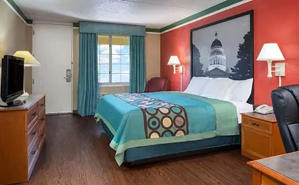 Super 8 By Wyndham Little Rock/Otter Creek