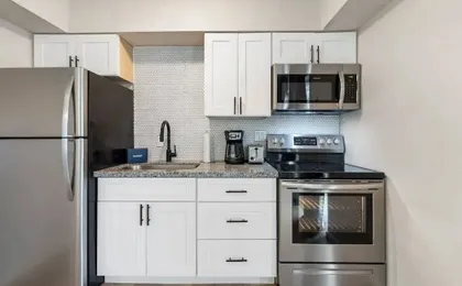 Fashion Square Apt8