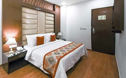 Taurus Sarovar Portico