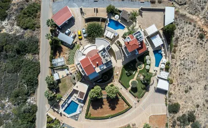 Azzuro Villa with Private Pool by Estia
