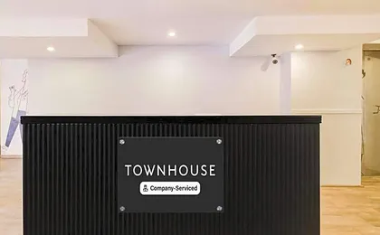 Super Townhouse Lakdikapul