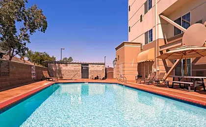 Holiday Inn Express Hotel & Suites Bakersfield Central By IHG