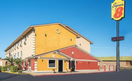Super 8 by Wyndham San Antonio/I-35 North