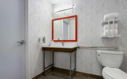 Hampton Inn & Suites Muncie