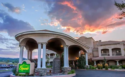 MCM Elegante Lodge & Resorts