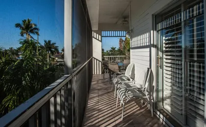 Olde Marco Island Inn & Suites