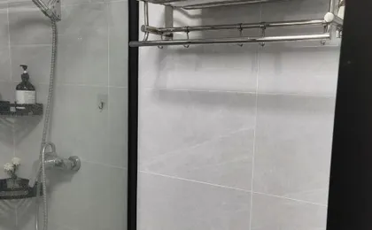 Shanghai Tianyang Hotel (Huangxing Road Subway Station)