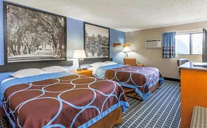 Super 8 by Wyndham Iowa City/Coralville