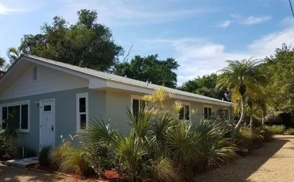 Driftwood Cottage #1 - Restored Florida Cottage 2 Bedroom Cottage