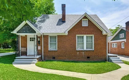 1 Mi to Uptown Hot Spots! Modern Charlotte Duplex