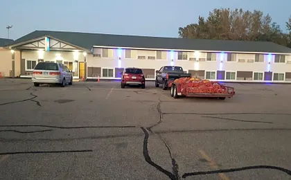 Faribault Hometown Inn & Suites